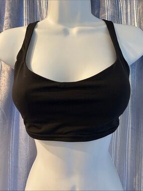 Lululemon Free To Be Bra. Black
SIZE 10